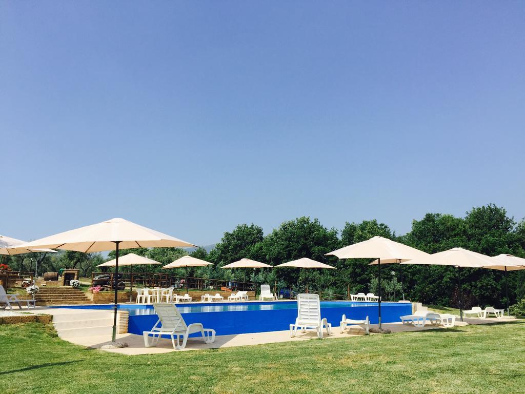 Agriturismo Nociquerceto Тарано Экстерьер фото