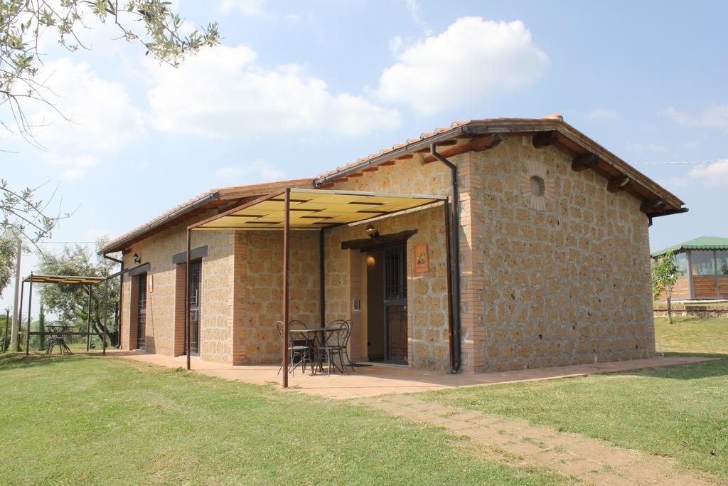 Agriturismo Nociquerceto Тарано Номер фото