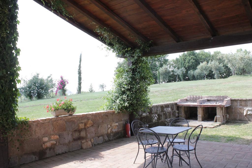 Agriturismo Nociquerceto Тарано Номер фото