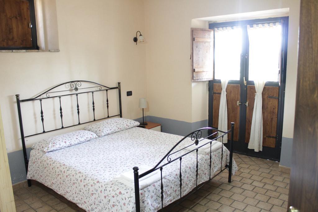 Agriturismo Nociquerceto Тарано Номер фото