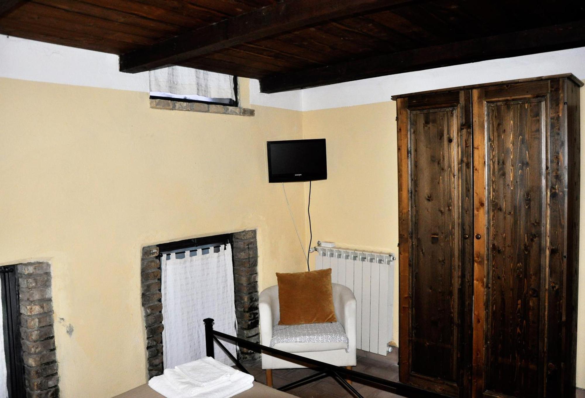 Agriturismo Nociquerceto Тарано Номер фото